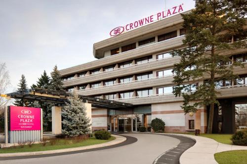 Crowne Plaza Bucharest by IHG - Best Pool Hotels in Bucharest