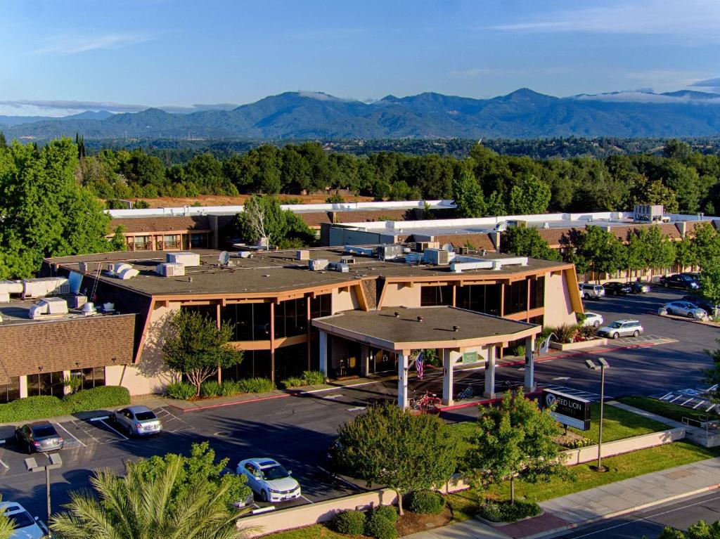 Red Lion Hotel Redding - Best Hotels in Redding, CA