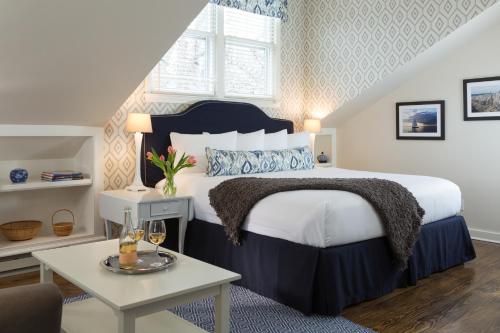 Brass Lantern Inn - Pet Friendly Hotels in Massachusetts