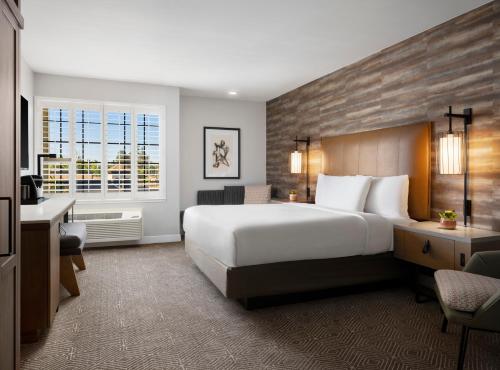Napa Winery Inn - Best Hotels with Free Breakfast in Napa Valley, CA