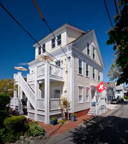 Benchmark Inn - Pet Friendly Hotels in Massachusetts