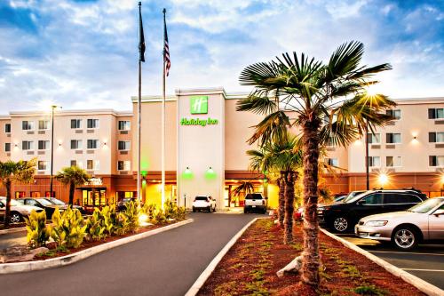 Holiday Inn - Salem, an IHG Hotel