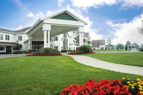 Essenhaus Inn & Conf. Center - Best Hotels with Free Breakfast in Indiana