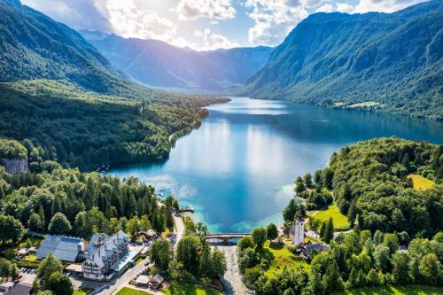 Hotel Jezero - Best Parking Hotels in Slovenia