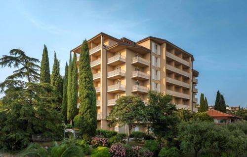 Remisens CASA ROSA - Hotel Metropol Annexe - Best Family Hotels in Slovenia