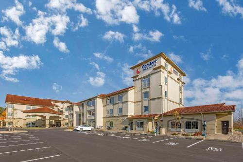 Comfort Inn & Suites Verona at Turning Stone Resort Casino - Best Golf Hotels in New York