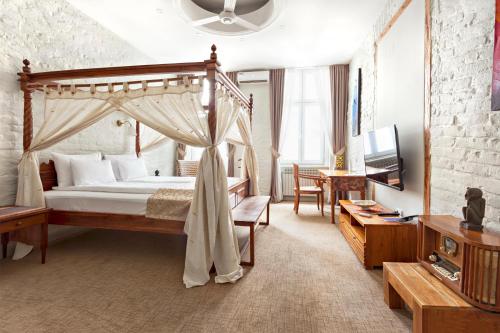 SuperB Luxury Suites