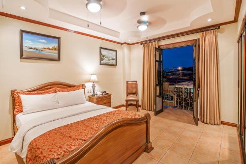 Hotel Casa Roland San Jose - Best Pet-Friendly Hotels in Costa Rica