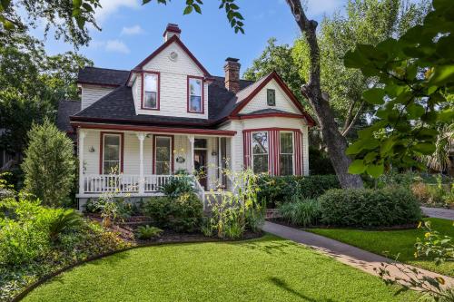 Brava House B&B - Best Hotels in Texas