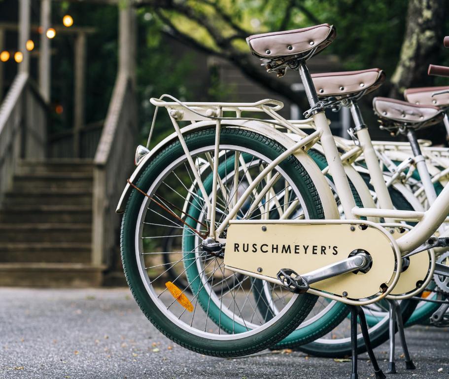 Ruschmeyer's - Best Hotels in Hamptons