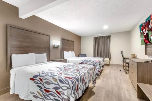 hotels with suites in Newport News
