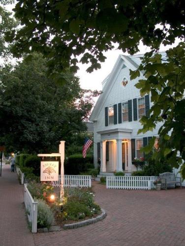 Ashley Inn - Best Hotels in Martha's Vineyard