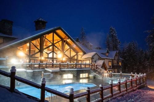 Lizard Creek Lodge - Best Hotels in Fernie