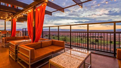 Best Western View of Lake Powell Hotel - Best Parking Hotels in Page, AZ