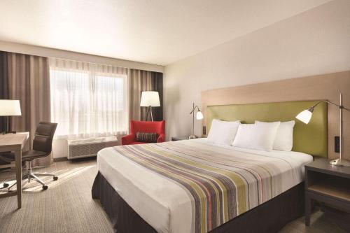 Country Inn & Suites by Radisson, Fresno North, CA - Best Parking Hotels in Fresno, CA