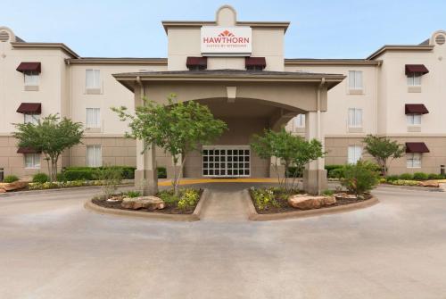 Hawthorn Extended Stay by Wyndham College Station - Best Hotels with Free Breakfast in College Station, TX