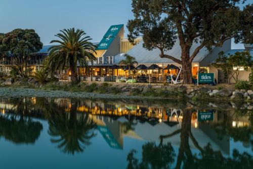 Tides Hotel - Best Beach Hotels in New Zealand