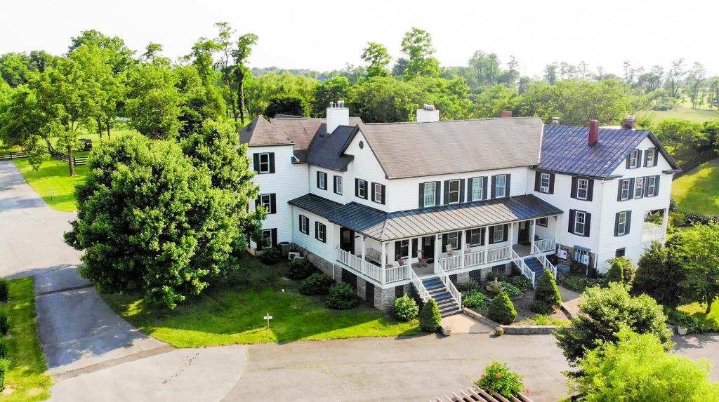 The Manor at Airmont - Best Hotels in Virginia
