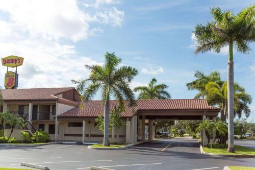 hotels with suites in West Palm Beach