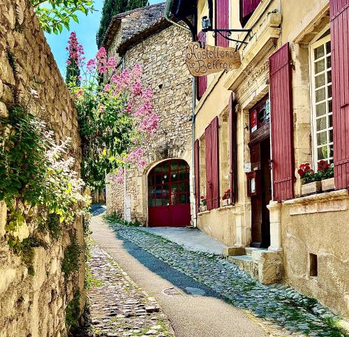 Hostellerie Le Beffroi - Best Hotels in Nyons