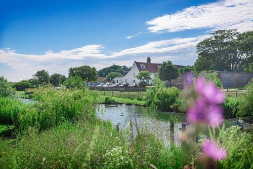 The Manor Coastal Hotel & Inn, Blakeney - The Coaching Inn Group - Norfolk Hotels with Pools