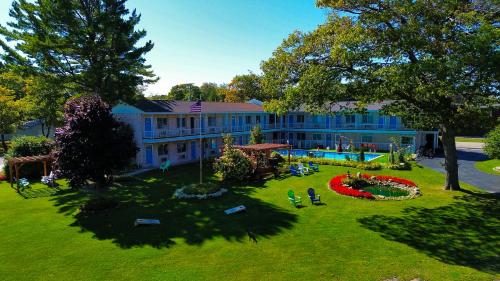 American Boutique Inn - Lakeview - Best Hotels in Charlottesville