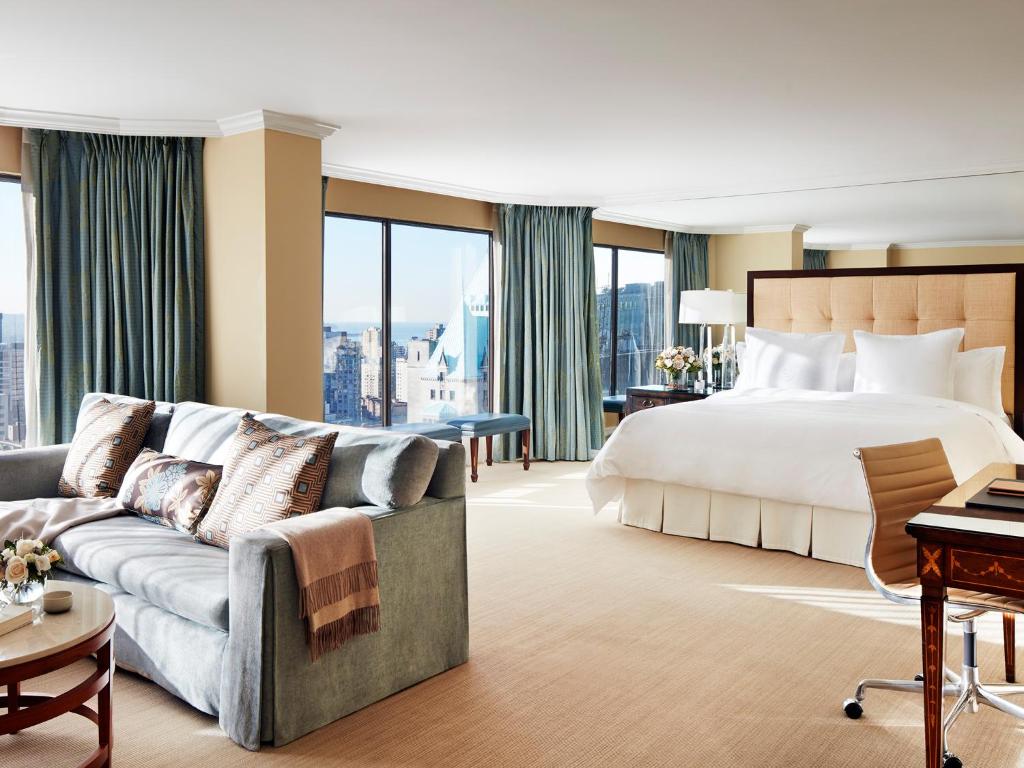 Four Seasons Hotel Vancouver - Best Hotels in Vancouver