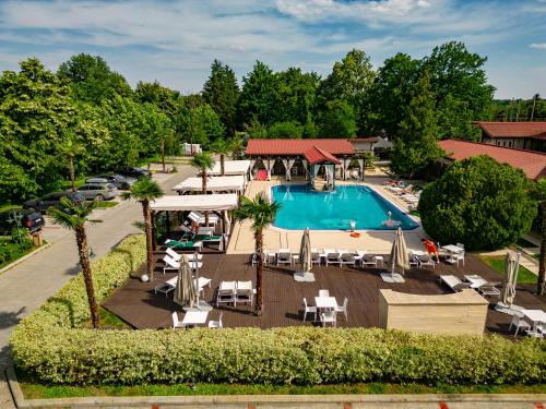 Hotel Snagov Club - Best Parking Hotels in Romania