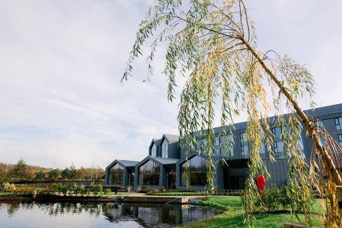 Crow Wood Hotel & Spa Resort - Best Hotels with Free Breakfast in England