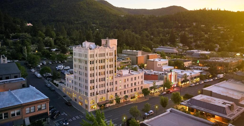Ashland Springs Hotel - Best Hotels in Ashland
