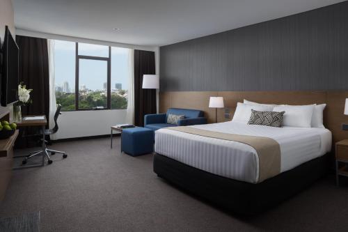 Rydges Camperdown - Best Pool Hotels in Sydney