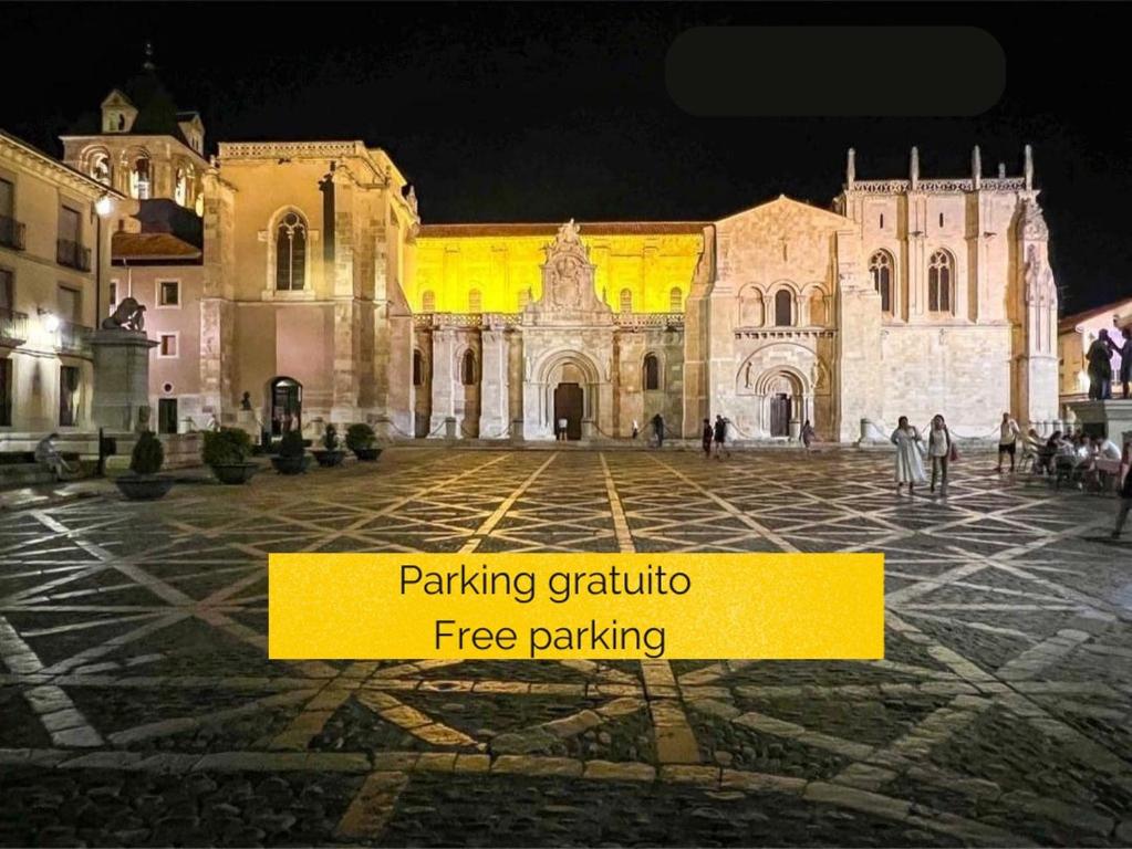 Hotel Real Colegiata San Isidoro - Best Hotels in León