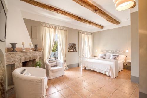 Hotel Borgo Vistalago - Best Hotels in Lake Bracciano