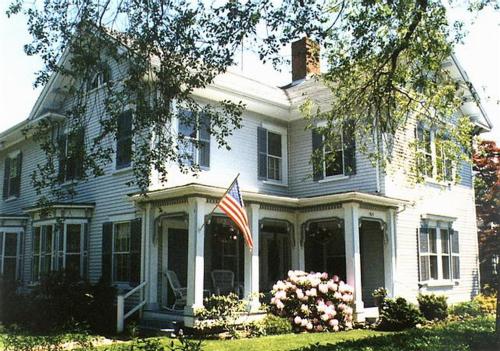 Isaiah Jones Homestead Bed and Breakfast - Best Cape Cod Hotels
