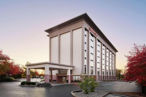 Hampton Inn Philadelphia/King of Prussia - Valley Forge - Best Hotels with Free Breakfast in Philadelphia, PA