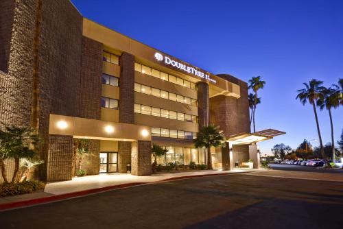 DoubleTree by Hilton Phoenix North - Best Parking Hotels in Phoenix, AZ