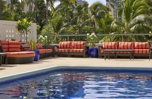DoubleTree by Hilton Alana - Waikiki Beach - Best Hilton Worldwide Hotels in Hawaii