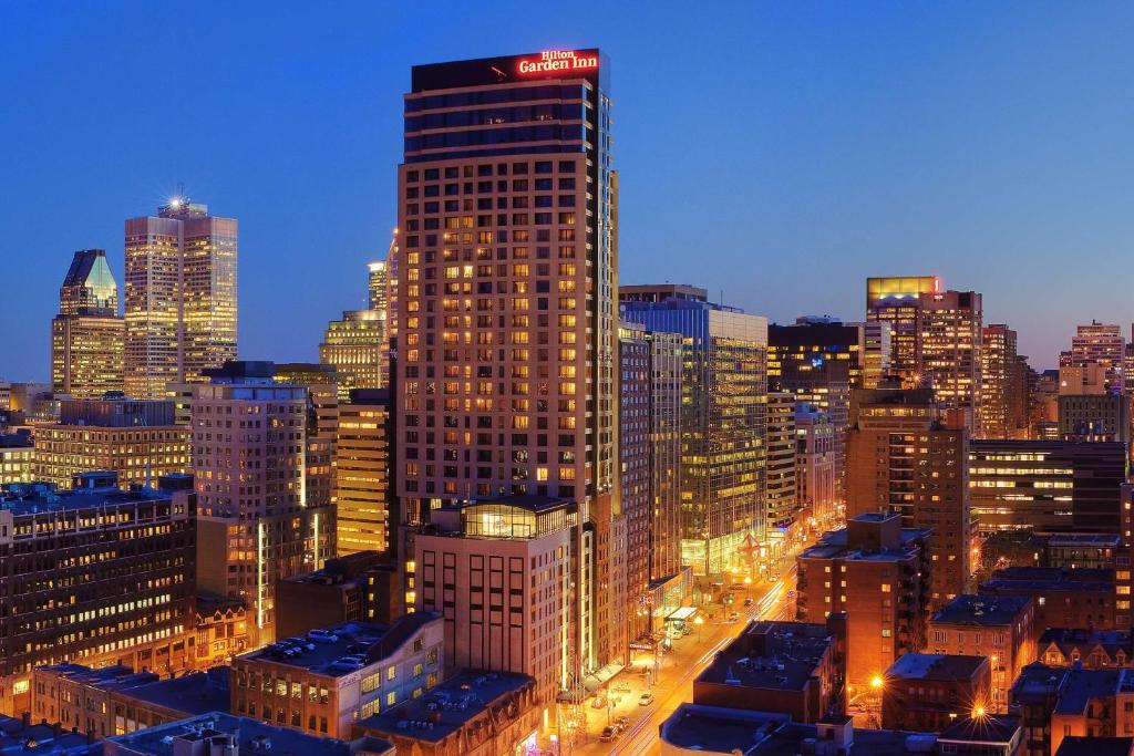 Hilton Garden Inn Montreal Centre-Ville - Best Hotels near McGill University