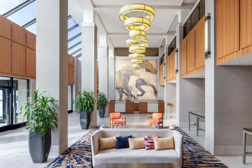Hilton Arlington - Best Parking Hotels in Arlington, TX