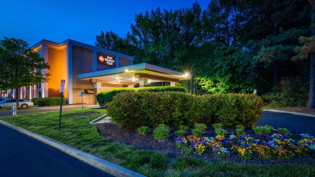 Best Western Plus Richmond - Best Pool Hotels in Richmond, VA
