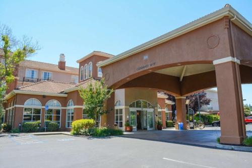 Hilton Garden Inn Napa - Best Business Hotels in Napa Valley, CA