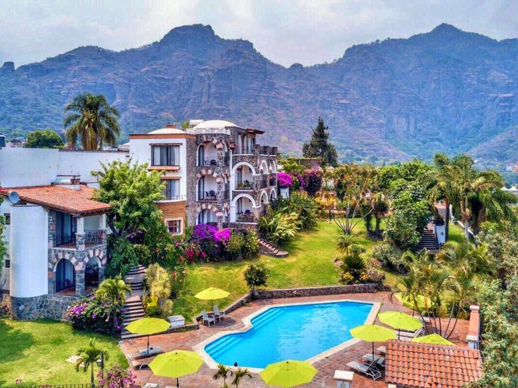 Posada del Tepozteco - Hotel & Gallery - Best Hotels with Free Breakfast in Mexico City & Central Mexico
