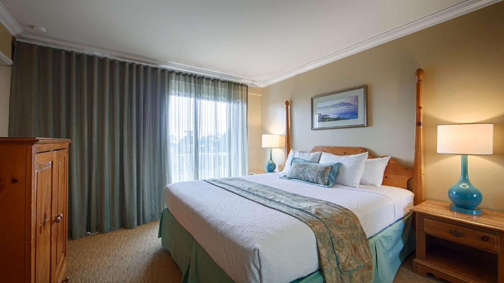 Carmel Bay View Inn - Best Hotels with Free Breakfast in Monterey, CA