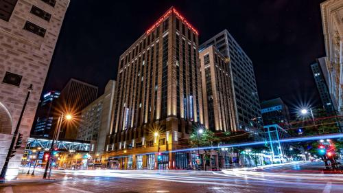 suite hotels in Milwaukee