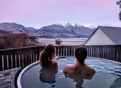 Kinloch Wilderness Retreat - Best Hotels in Otago