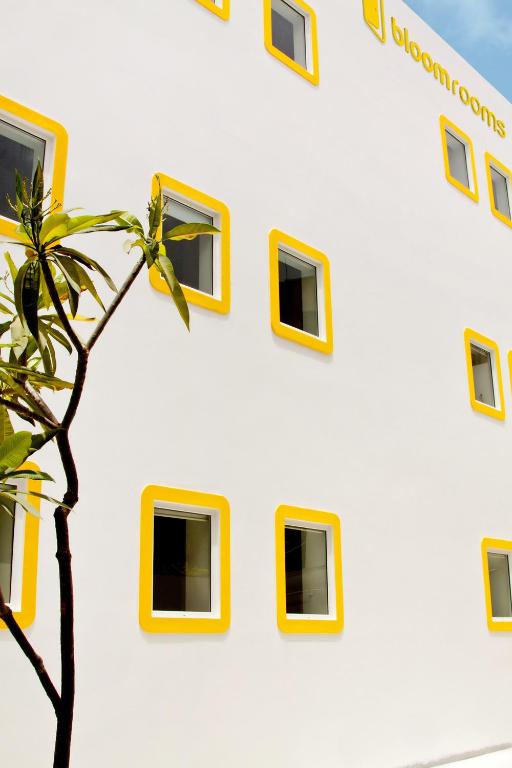 Bloomrooms @ Link Road - Affordable Hotels in Delhi