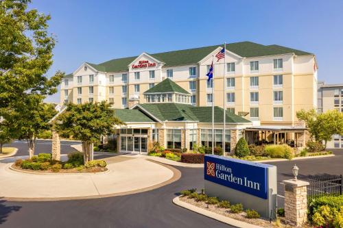 Hilton Garden Inn Chattanooga/Hamilton Place - Best Pool Hotels in Chattanooga, TN