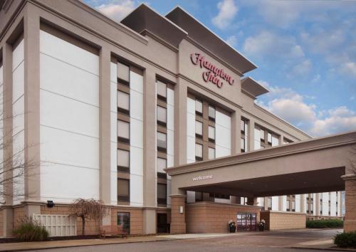 Hampton Inn Charleston-Southridge - Best Hotels with Airport Shuttle Service in West Virginia
