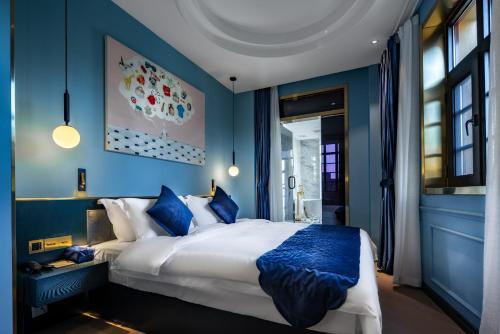 Moon and Chalice Boutique Hotel