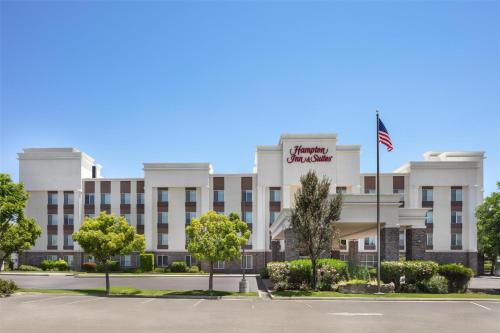 Hampton Inn & Suites Fresno - Best Parking Hotels in Fresno, CA